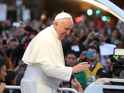 francisco encabezo el via crucis en copacabana francisco encabezo el via crucis en copacabana