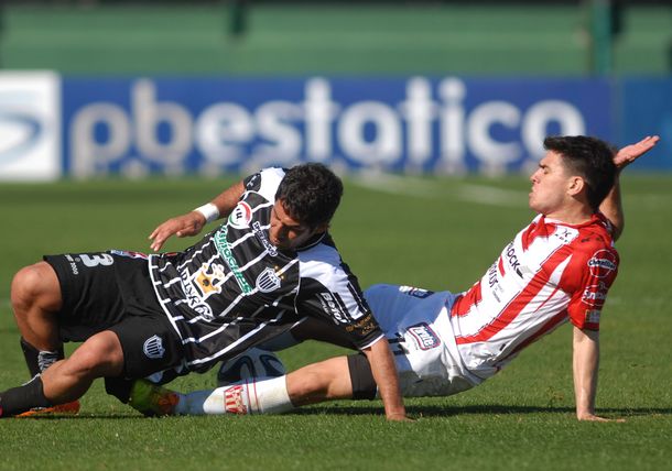 Copa Argentina: Estudiantes (BA) sigue dando que hablar y es el primer clasificado a cuartos