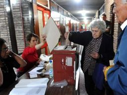 los uruguayos que residan en el pais tendran dias de licencia para votar los uruguayos que residan en el pais tendran dias de licencia para votar