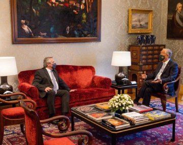 Alberto inició su agenda en Europa con un encuentro con su par de Portugal