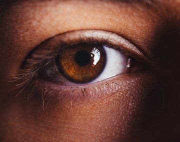 Sexo: qué se debe hacer si te cae semen en los ojos