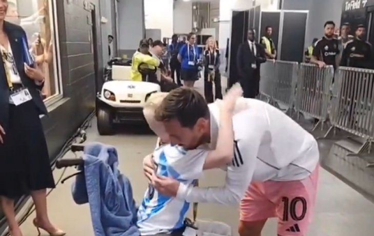 El gran gesto de Messi con un chico que estaba en sillas de ruedas