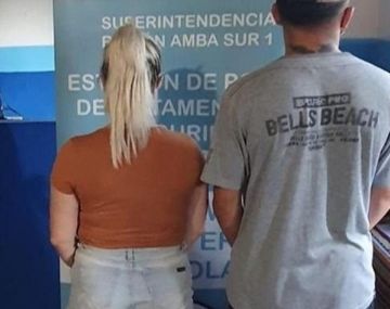 La historia de la pareja presa por abandonar a dos nenes para tener sexo: él no es el padre de los chicos 