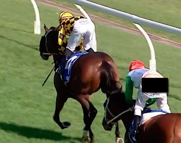 Turf: un jinete sufrió un curioso accidente