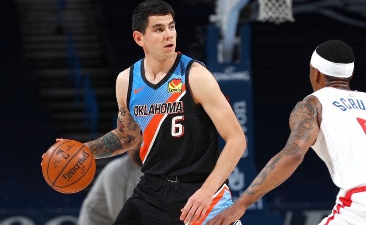 Deck ganó su primer partido en la NBA y ayudó a Campazzo