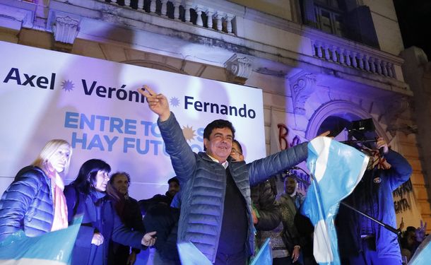 Fernando Espinoza: Basta de grietas, hoy los argentinos vamos todos juntos detrás de una sola bandera