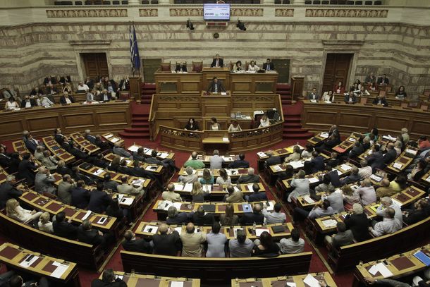 El Parlamento griego aprobó el drástico ajuste propuesto por la UE
