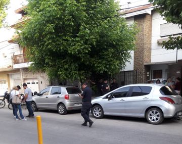 El padre se la olvidó en el auto y murió