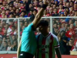 Otra vez Espinoza y una nueva actitud provocadora con un jugador de Unión