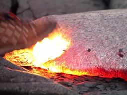 ¿que pasa si pisas lava? ¿que pasa si pisas lava?