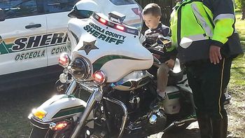 emocionante fiesta sorpresa a un nino autista con la ayuda de facebook emocionante fiesta sorpresa a un nino autista con la ayuda de facebook