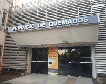 La explosión afectó el 60% de su cuerpo y obligó a su internación de urgencia en el Instituto del Quemado.