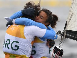 heroico: santiago lange y cecilia carranza ganaron la medalla de oro en vela en rio 2016 heroico: santiago lange y cecilia carranza ganaron la medalla de oro en vela en rio 2016