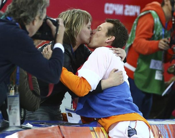 A cuidarse: reparten 100 mil preservativos para los atletas en Sochi