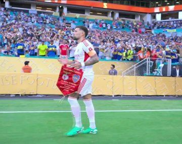 Otamendi fue silbado por los hinchas de Boca en Miami