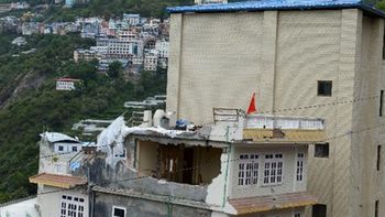 evacuan a 6.000 por el riesgo de avalanchas tras el terremoto en nepal evacuan a 6.000 por el riesgo de avalanchas tras el terremoto en nepal