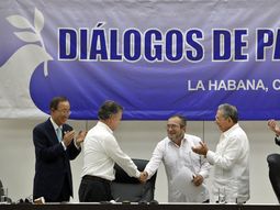 el gobierno de colombia y las farc llegaron a un acuerdo historico por la paz el gobierno de colombia y las farc llegaron a un acuerdo historico por la paz