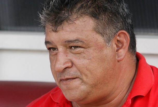 Claudio Borghi fue suspendido por la FIFA hasta el año que viene