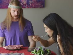 cambio de menu: ¿que pasaria si los amantes de la carne asediaran a los veganos? cambio de menu: ¿que pasaria si los amantes de la carne asediaran a los veganos?