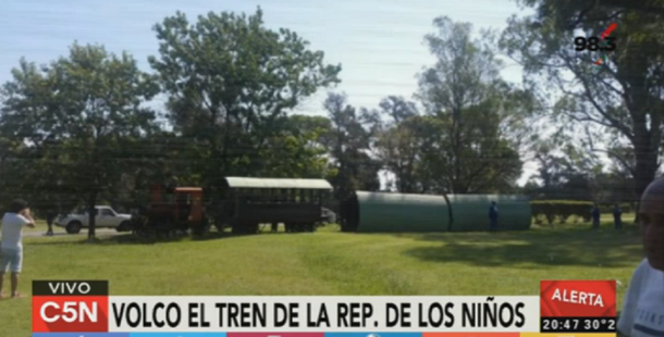 Al menos 16 heridos al volcar un tren en el parque temático República de los Niños