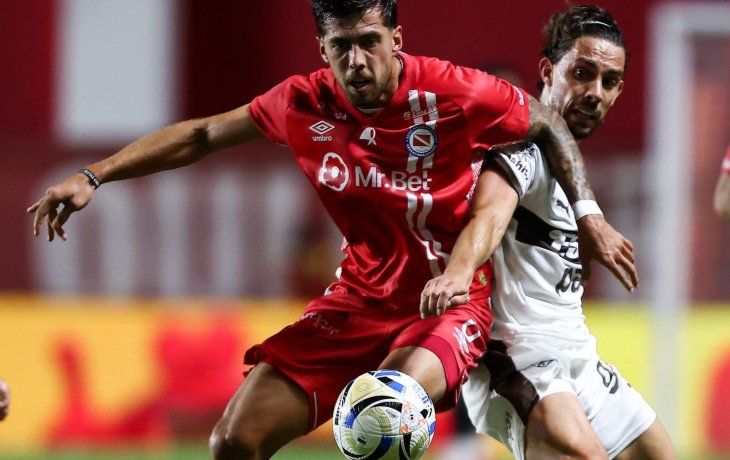 Con un penal sobre la hora, Argentinos le ganó el clásico a Platense en La Paternal