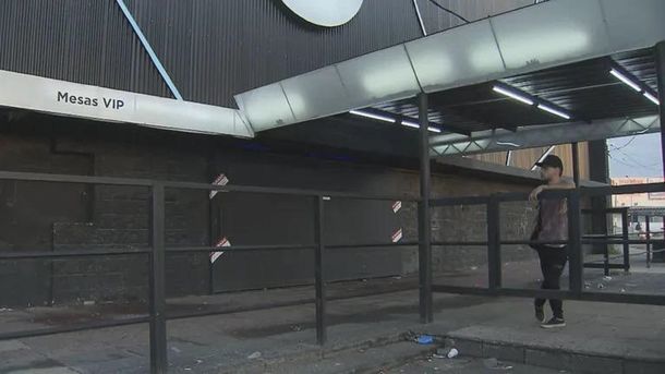 Burzaco: DJs prendieron bengalas en una disco y casi provocan un incendio