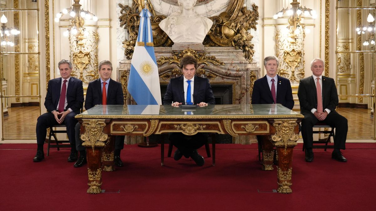 Javier Milei en cadena nacional: Si quieren volver atrás me van a tener que sacar con los pies para adelante