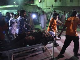 Al menos 52 personas murieron y 105 resultaron heridas Al menos 52 personas murieron y 105 resultaron heridas