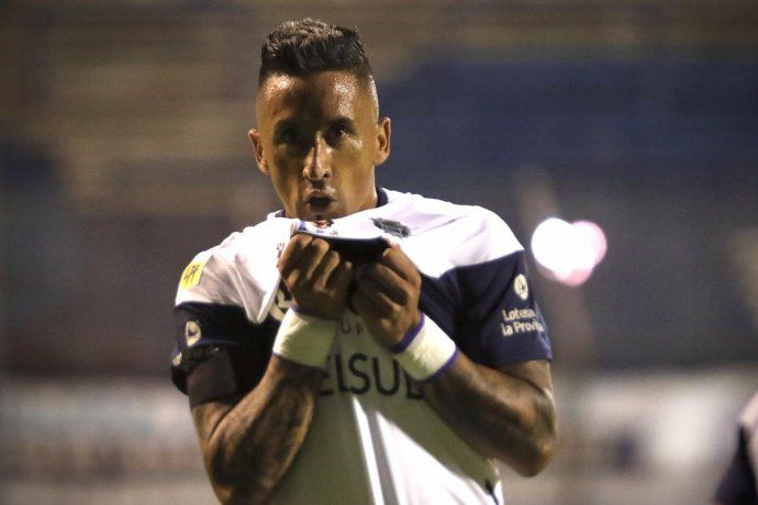 ¿Y Cavani? Boca quiere sumar a Lucas Barrios