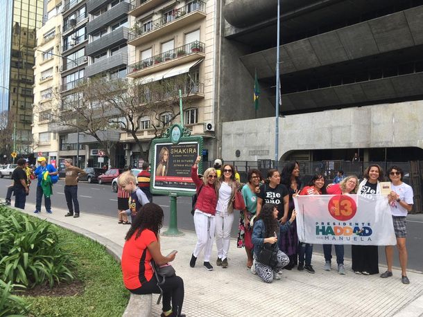 Militantes de Fernando Haddad en Argentina