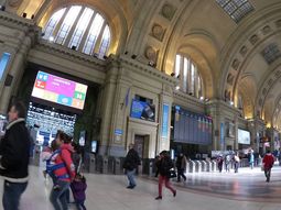 un hombre ira a la carcel por tocarle la cola a una mujer en el tren un hombre ira a la carcel por tocarle la cola a una mujer en el tren