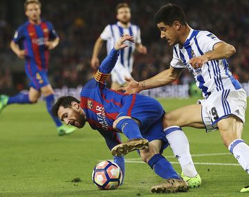Barcelona sufrió pero venció a Real Sociedad con dos goles de Messi