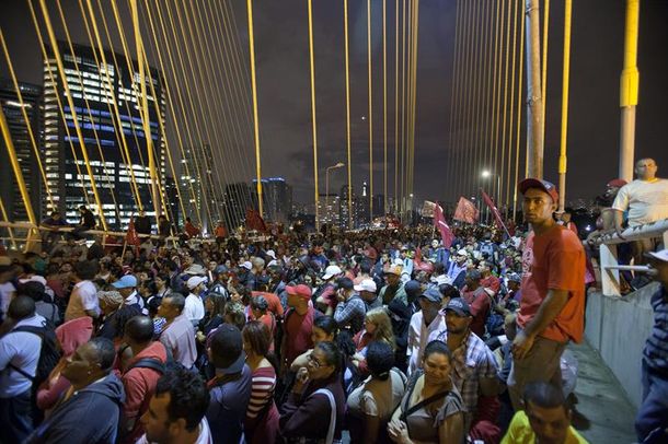 El Mundial de Brasil, otra vez sacudido por las protestas de los trabajadores