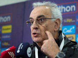 La bronca del DT de Perú con la policía: No me pueden prohibir andar por la calle