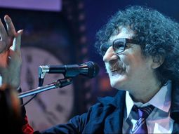 charly garcia fue operado por una fisura de cadera y se encuentra internado charly garcia fue operado por una fisura de cadera y se encuentra internado
