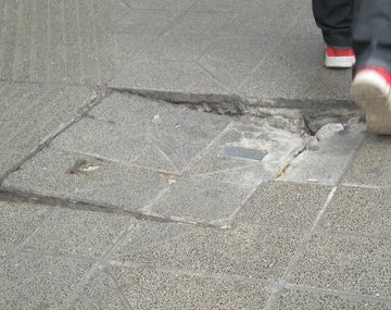 La Ciudad deberá indemnizar a una anciana herida por una vereda rota
