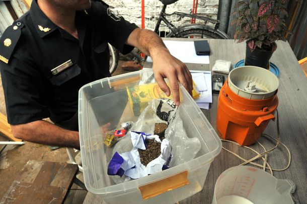 Cayeron las narcoabuelas:  tenían marihuana y recetas truchas