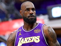 bomba en la nba: lebron james dejara los angeles lakers pero seguira jugando bomba en la nba: lebron james dejara los angeles lakers pero seguira jugando