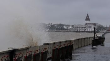 Fuertes vientos en la Costanera Fuertes vientos en la Costanera