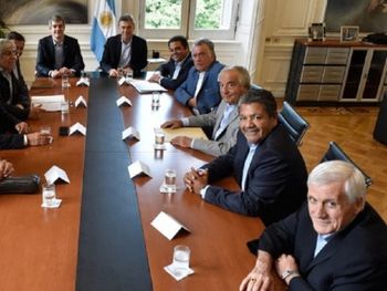Reunión de representantes de la CGT y Mauricio Macri