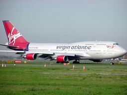 paranoia en vuelos internacionales: un avion aterrizo de emergencia en inglaterra paranoia en vuelos internacionales: un avion aterrizo de emergencia en inglaterra