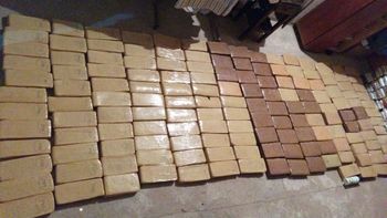 incautaron en catamarca 200 kilos de marihuana y 17 de cocaina: tres detenidos incautaron en catamarca 200 kilos de marihuana y 17 de cocaina: tres detenidos