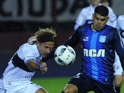 Racing se enfrenta a Gimnasia en el estadio de Lanús por Copa Argentina Racing se enfrenta a Gimnasia en el estadio de Lanús por Copa Argentina