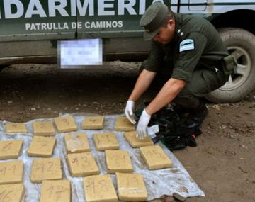 Detienen a tres gendarmes acusados de distribuir drogas en Córdoba