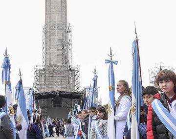 Las provincias ya preparan ceremonias virtuales para que los chicos prometan la bandera&nbsp;