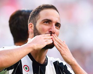 Con dos goles de Higuaín