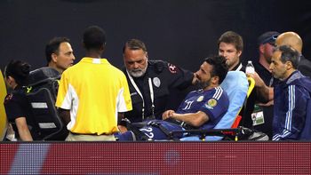 lavezzi se fracturo el codo izquierdo y no jugara la final de la copa america lavezzi se fracturo el codo izquierdo y no jugara la final de la copa america