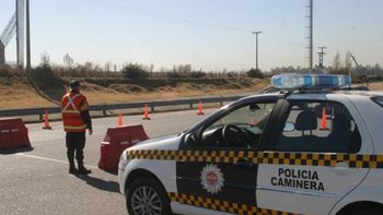 detienen a policias por abusa a menor detienen a policias por abusa a menor