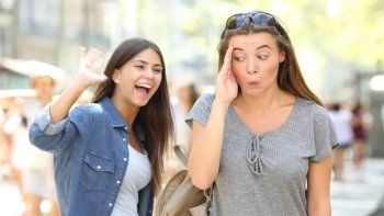 no son maleducados: que dice la psicologia sobre personas que fingen no reconocer a un conocido en la calle no son maleducados: que dice la psicologia sobre personas que fingen no reconocer a un conocido en la calle