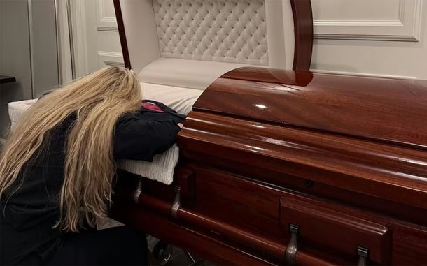 El conmovedor video de la viuda de Charlie Kirk despidiendo al activista entre lágrimas: Te extraño tanto